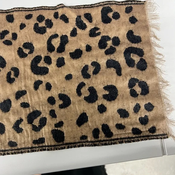 Reversible Leopard Print Scarf - Picture 7 of 8
